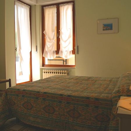 La Terrazza Tra Pini E Mare Lejlighed San Bartolomeo Al Mare Værelse billede